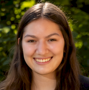Headshot of Sophia